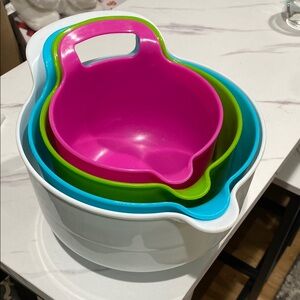 Colorful Nesting Mixing Bowls